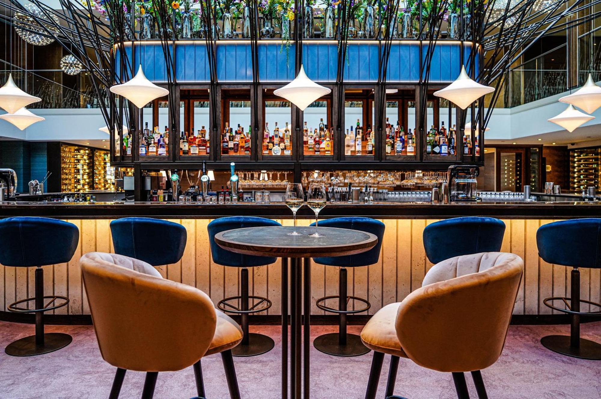 Hilton The Hague Hotel Ngoại thất bức ảnh The Bar at The Ivy Temple Row